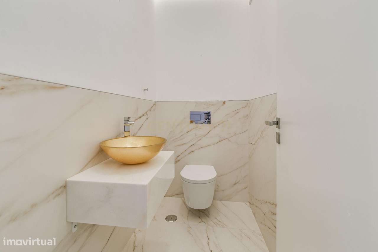 Moradia T4 em Condomínio Privado na Venda do Pinheiro-13