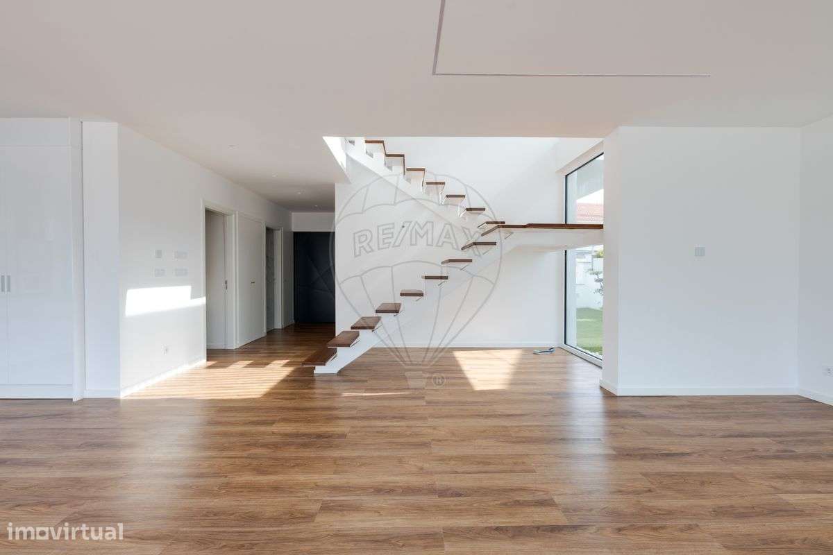 Moradia T4 para venda-13