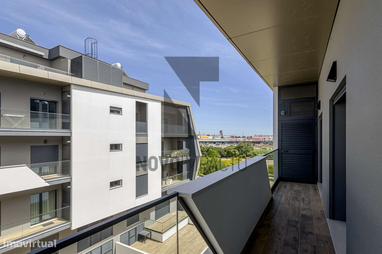 T4 Duplex de Luxo Mobilado, com 2 Terraços e Box para 2 Carros | Mo...-52