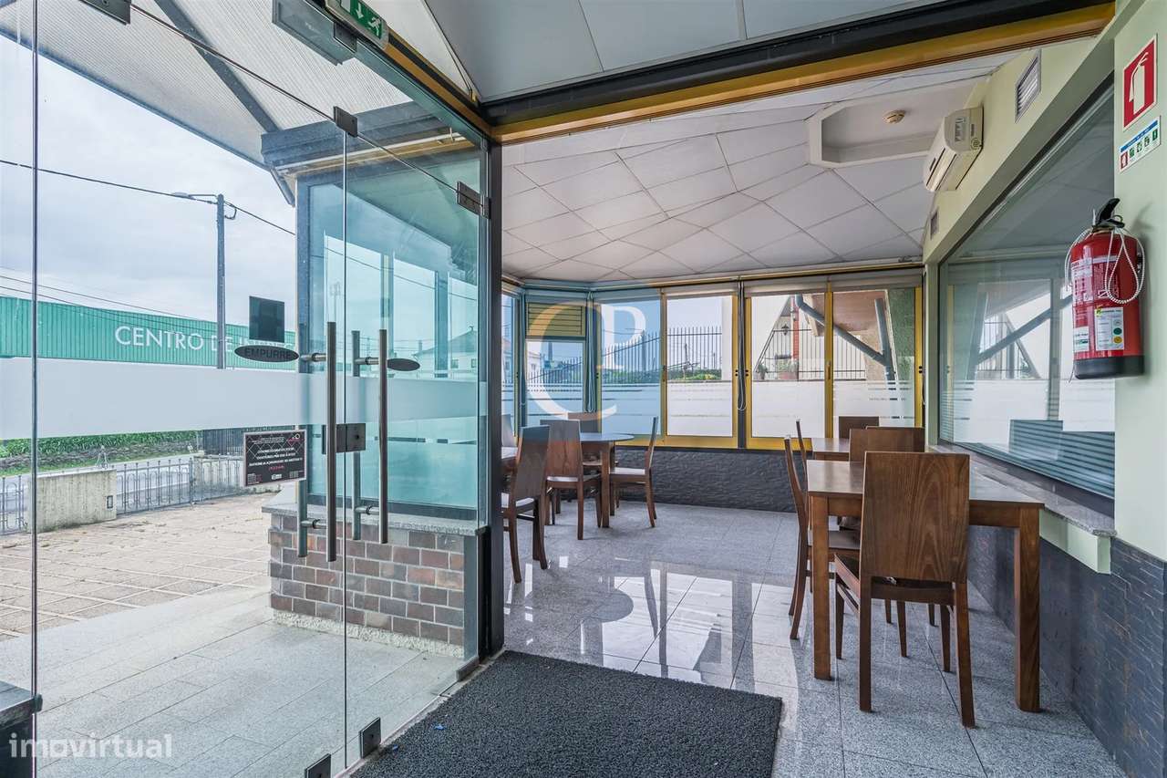 Moradia T3 com Restaurante, em Alfena, Valongo-9