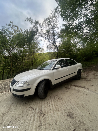 Volkswagen Passat - 4