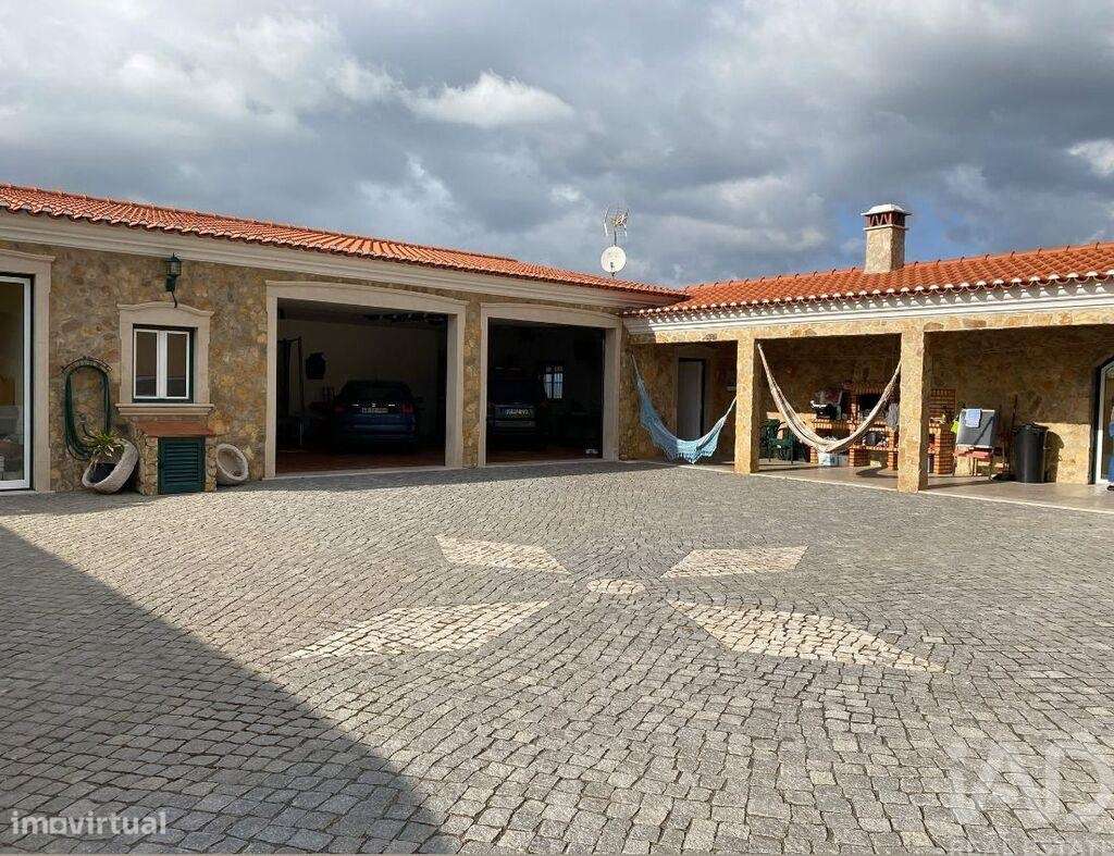 Propriedade T5 em Lamas e Cercal de 372,00 m2 - Grande imagem: 3/30