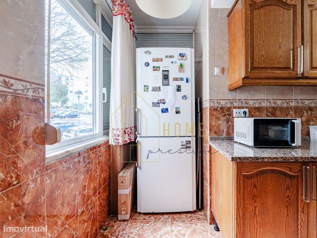 T3 convertido em T4 com Elevador | Junto ao Metro da Reboleira-11