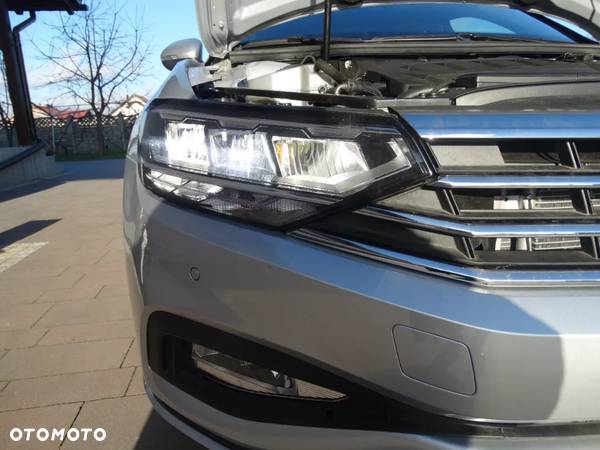 Volkswagen Passat Variant 2.0 TDI SCR DSG - 16