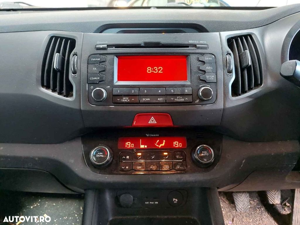 Far dreapta Kia Sportage 2010 SUV 2.0 DOHC-TCI D4HA - 8