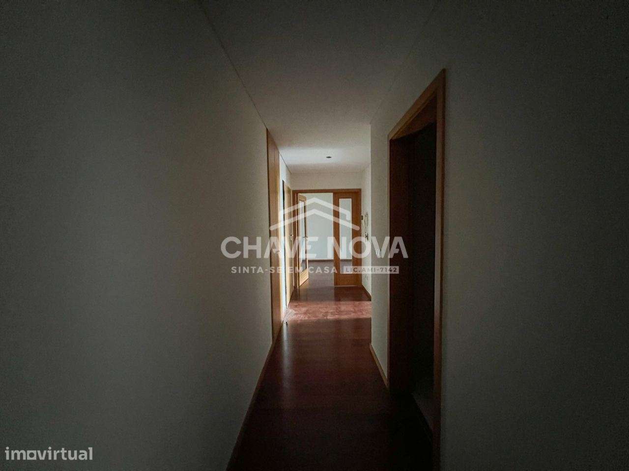 T2 C/ Lugar de Garagem e Arrumos em Oliveira do Douro - Grande imagem: 5/14