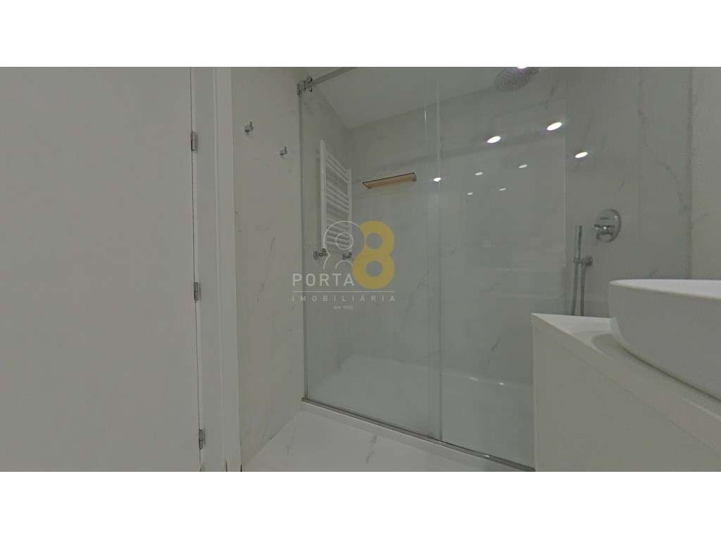 Apartamento T4 Mobilado Virado ao parque da cidade - Matosinhos Sul-16