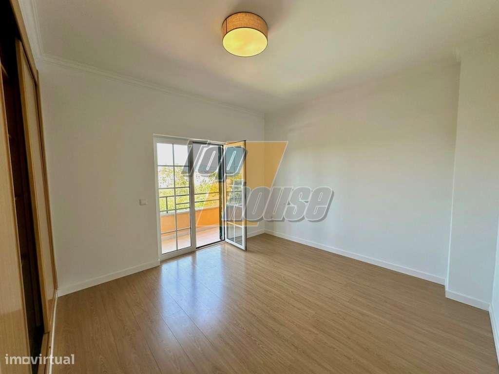 Moradia T4 com piscina e terreno de 900m2 - Quinta da Serralheira -...-15