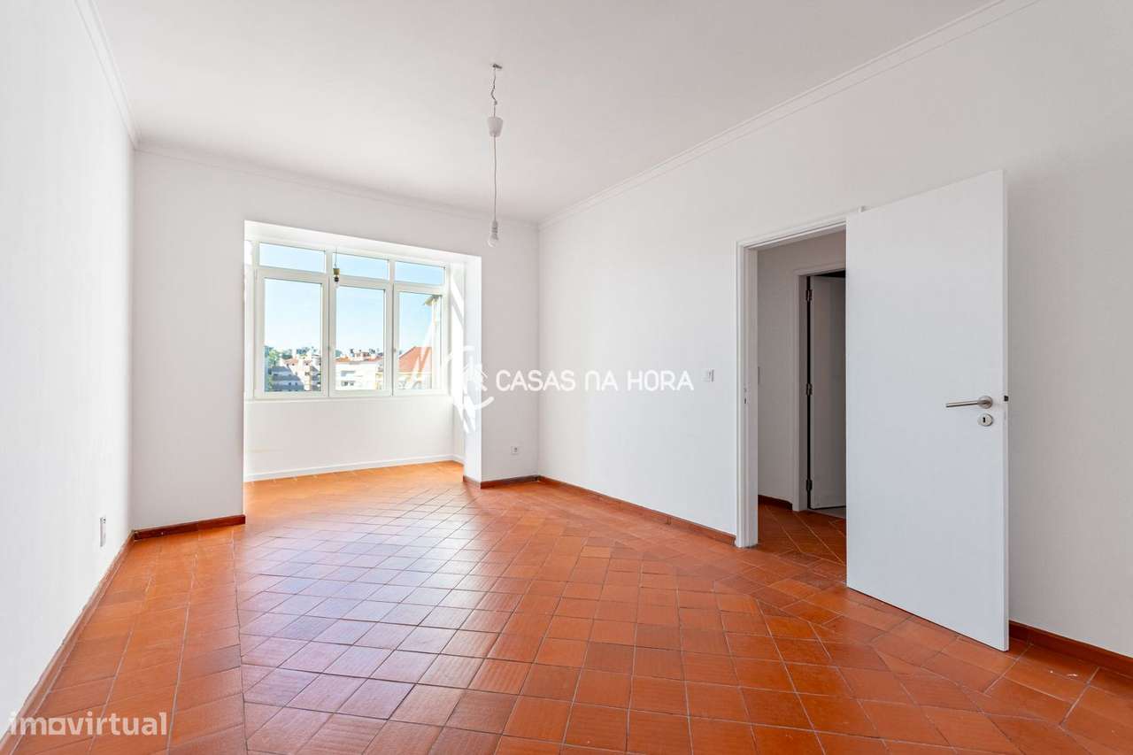 T2 renovado junto à Universidade Católica - Grande imagem: 2/21