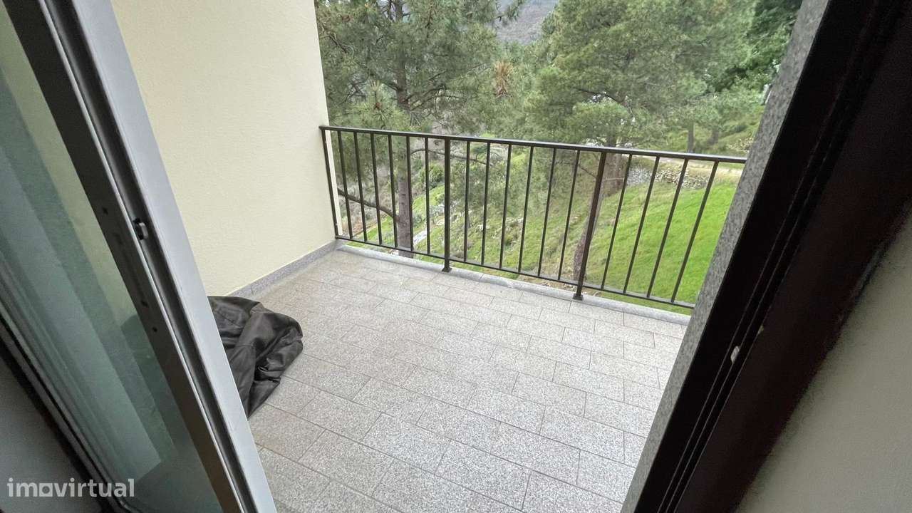 Apartamento t4 na rua Montes Herminios Covilhã-17