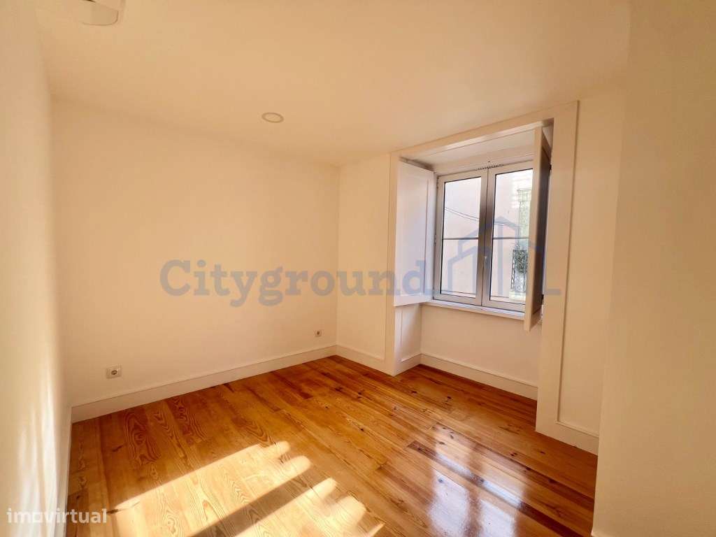 Exclusivo apartamento T2 de charme histórico e acabamentos de excel...-16