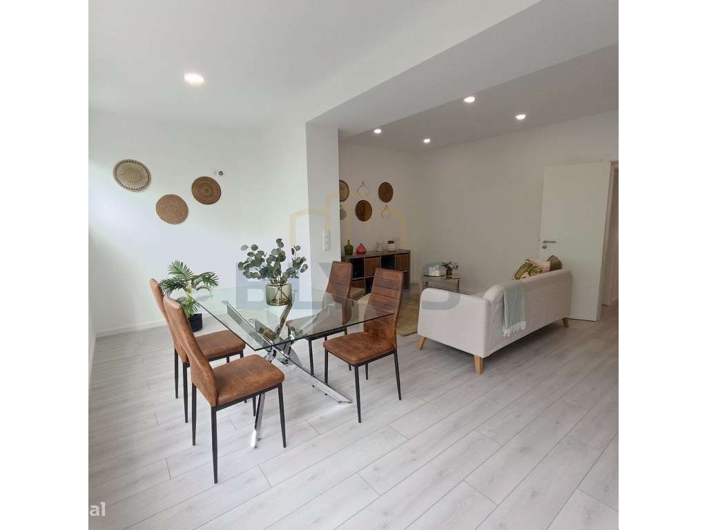 Apartamento T3, em Remodelação Total situado em Benfica, *Oferta da...-6