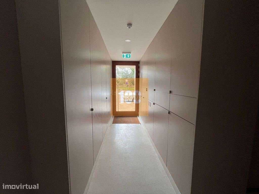 T1 junto à Igreja de Cedofeita - Grande imagem: 5/16