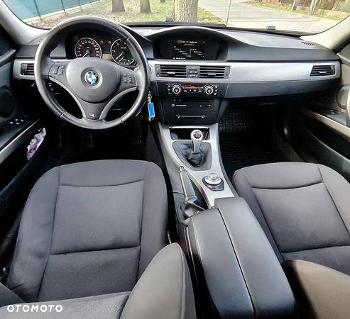 BMW Seria 3 318d - 12