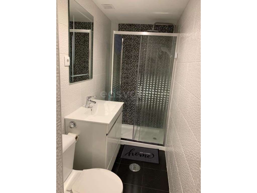 Apartamento T4 Renovado na cidade de Lagoa - Antiga Loja Convertida - Grande imagem: 5/12