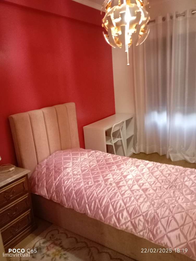 Quarto em apartamento bem localizado com internet - Grande imagem: 4/9