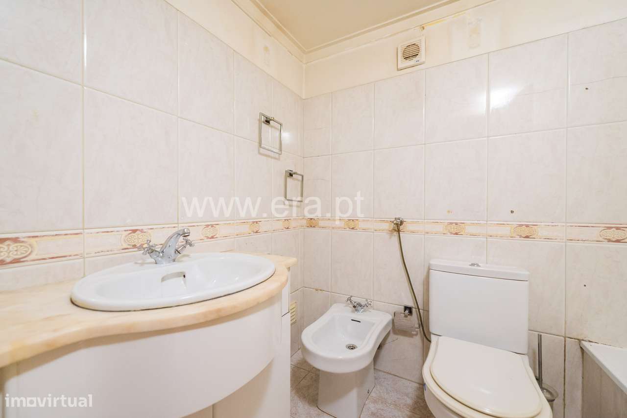 Apartamento T3 no Casal do Chapim-17