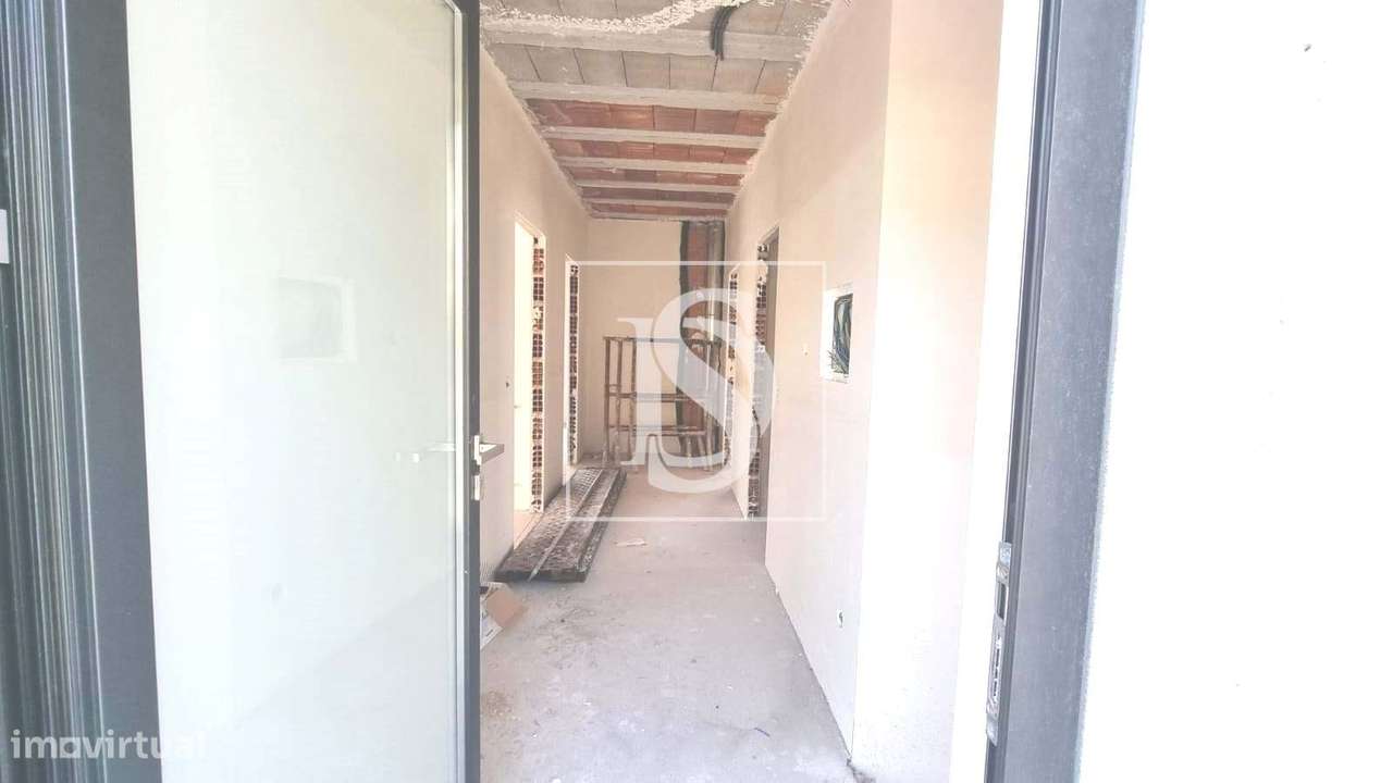Moradia T3 independente, em construção, na Póvoa de Lanhoso-33