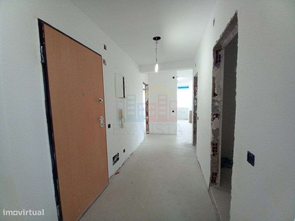 Apartamento T4 no Laranjeiro-9