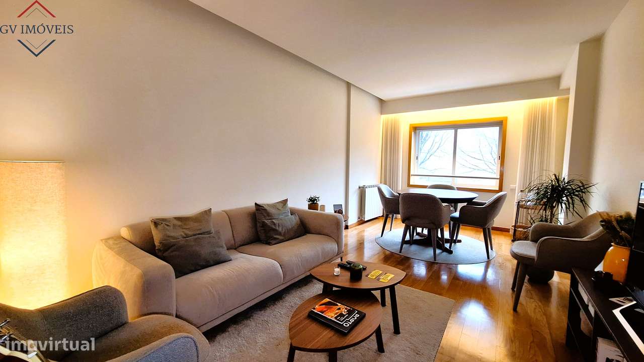 Excelente T1+1  Rua John Whitehead-5