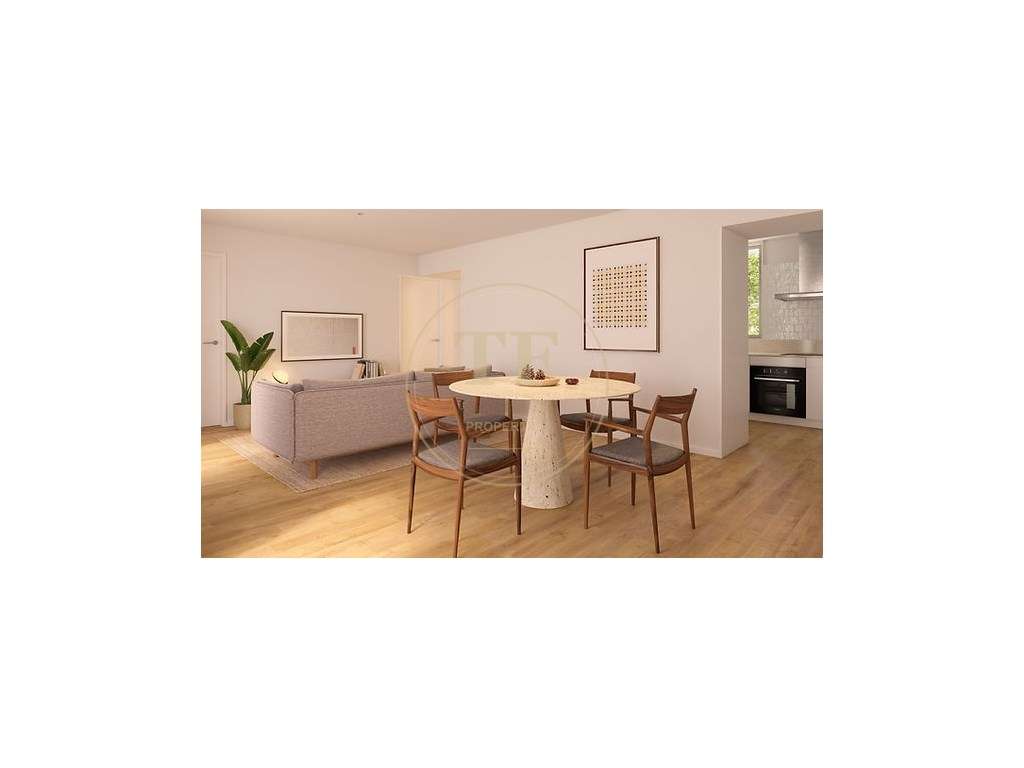 Apartamento T2 em Campanhã com lugar de garagem-1