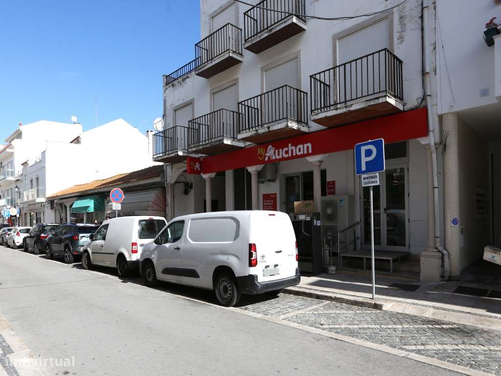 Apartamento T2 com terraço a dois passos da praia, no centro da Nazaré-18
