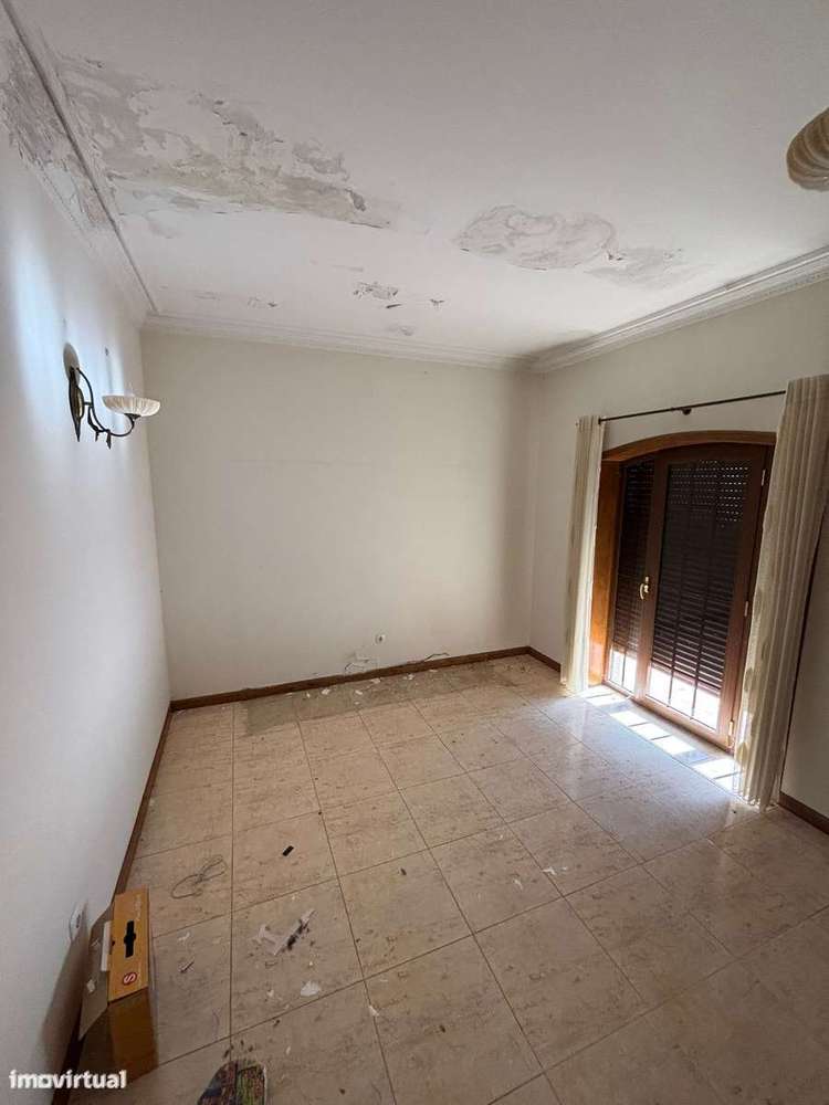 Imóvel de banco : apresente-nos a sua e-49