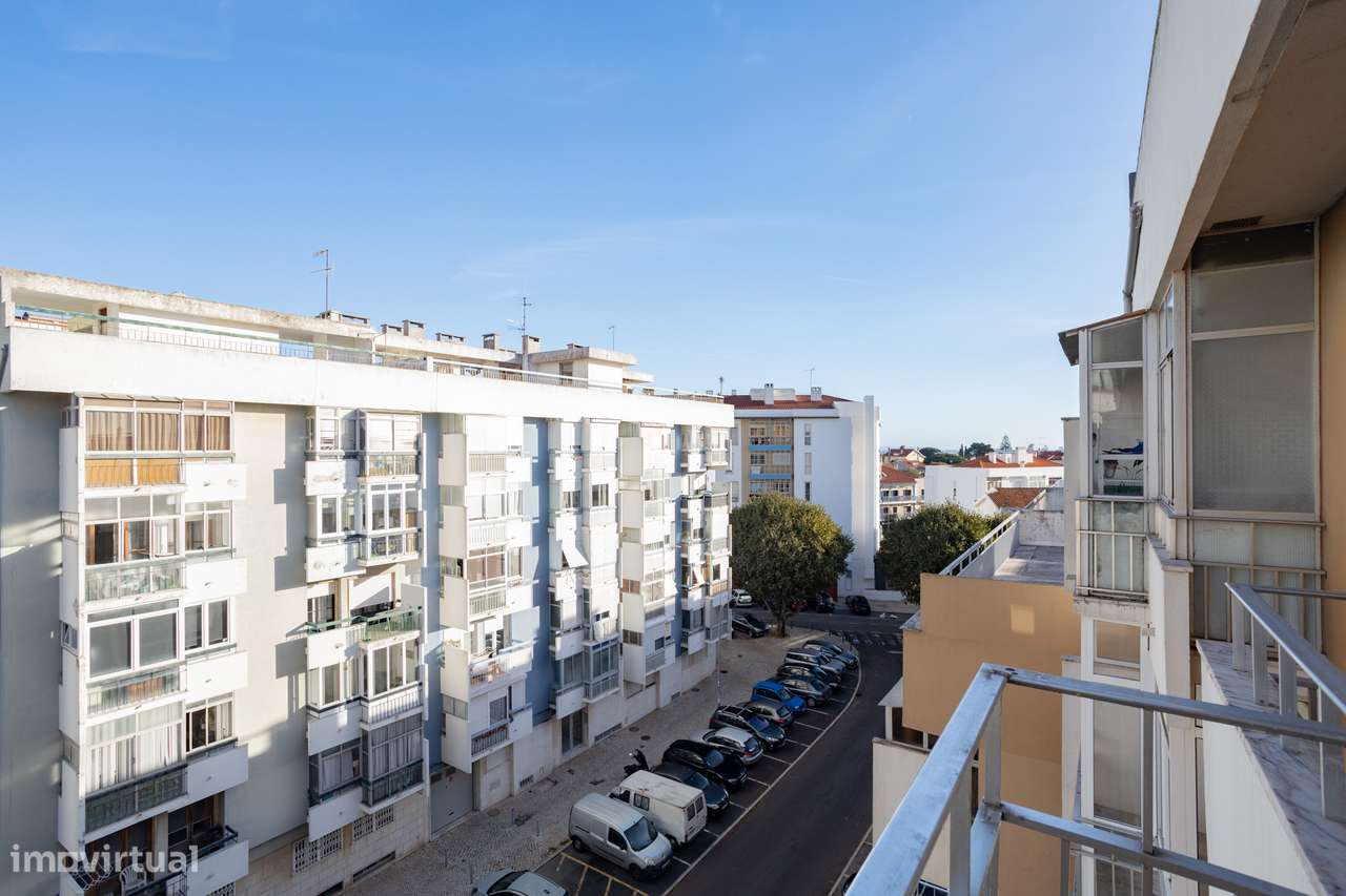 Oeiras, Apartamento T2 – Potencial para Criar e Renovar ao Seu Gosto!-19