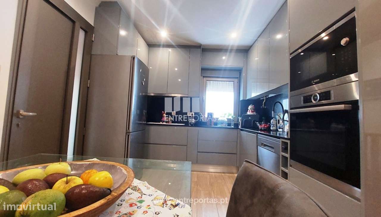 Venda de moradia T2+1 em pedra restaurada, Meadela, Viana do Castelo - Grande imagem: 4/25