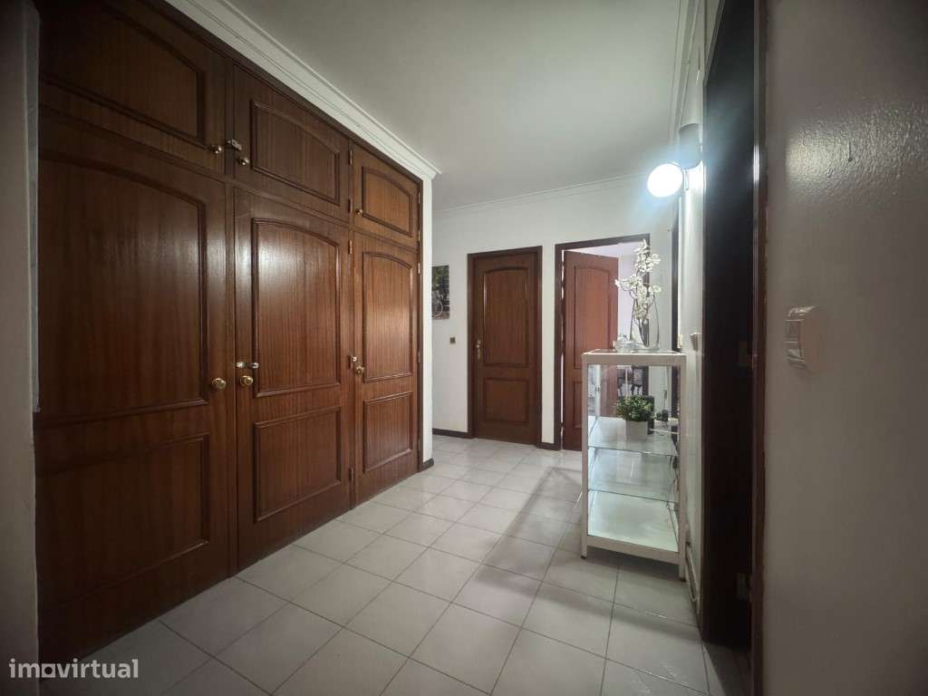 APARTAMENTO T3 - NA RUA CORREIA GARÇÃO - ODIVELAS-9