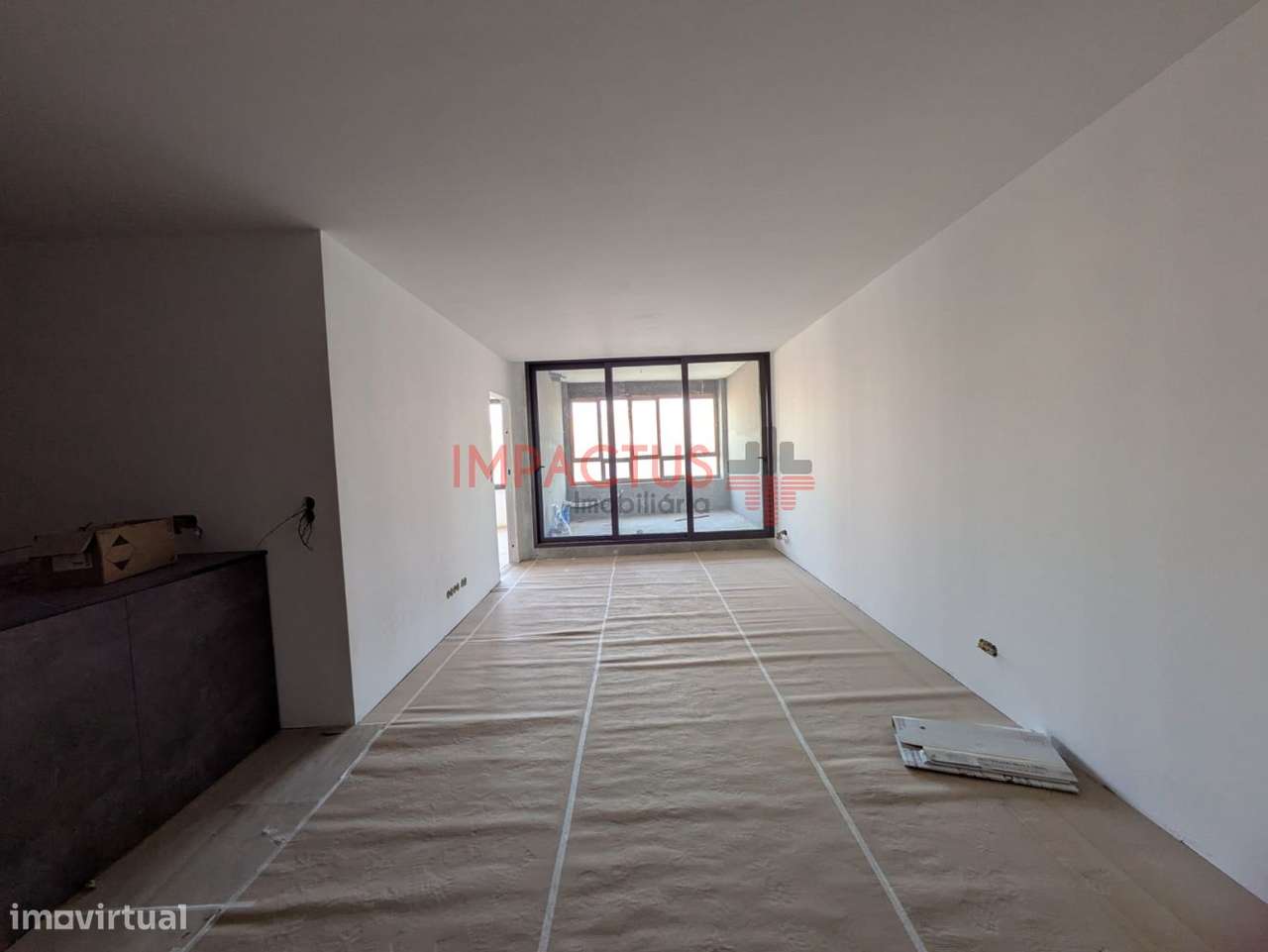 Apartamento T2 com terraço junto ao Metro - Grande imagem: 4/19