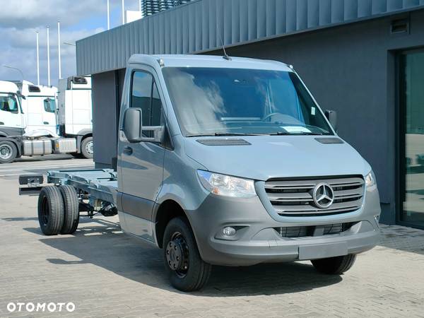 Mercedes-Benz Sprinter - 10