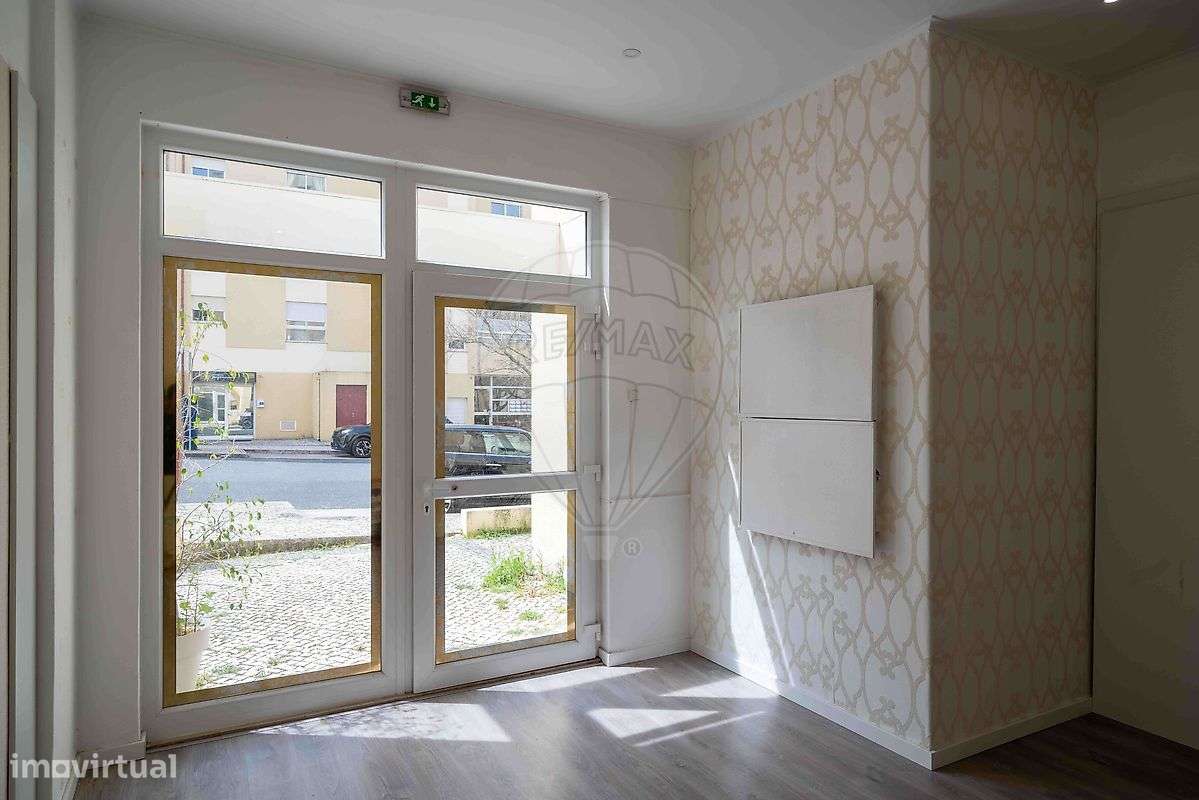 Loja à venda em Telheiras-11