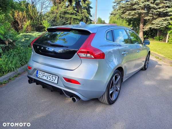 Volvo V40 D2 R-Design Momentum - 3