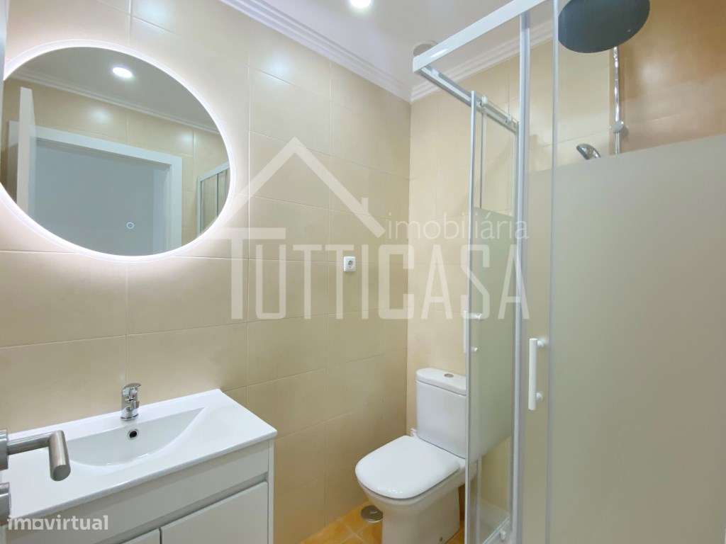 Moradia V3+1 totalmente remodelada na Ericeira-16