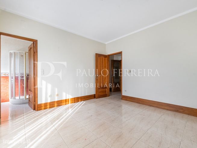 Apartamento T6 no centro de Famalicão-17
