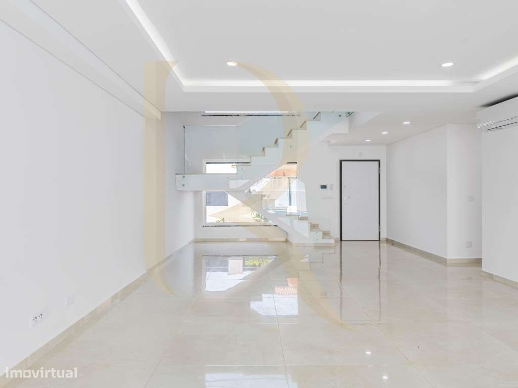 Moradia T4 nova isolada com piscina em Quinta de Valadares - Corroios - Grande imagem: 4/20