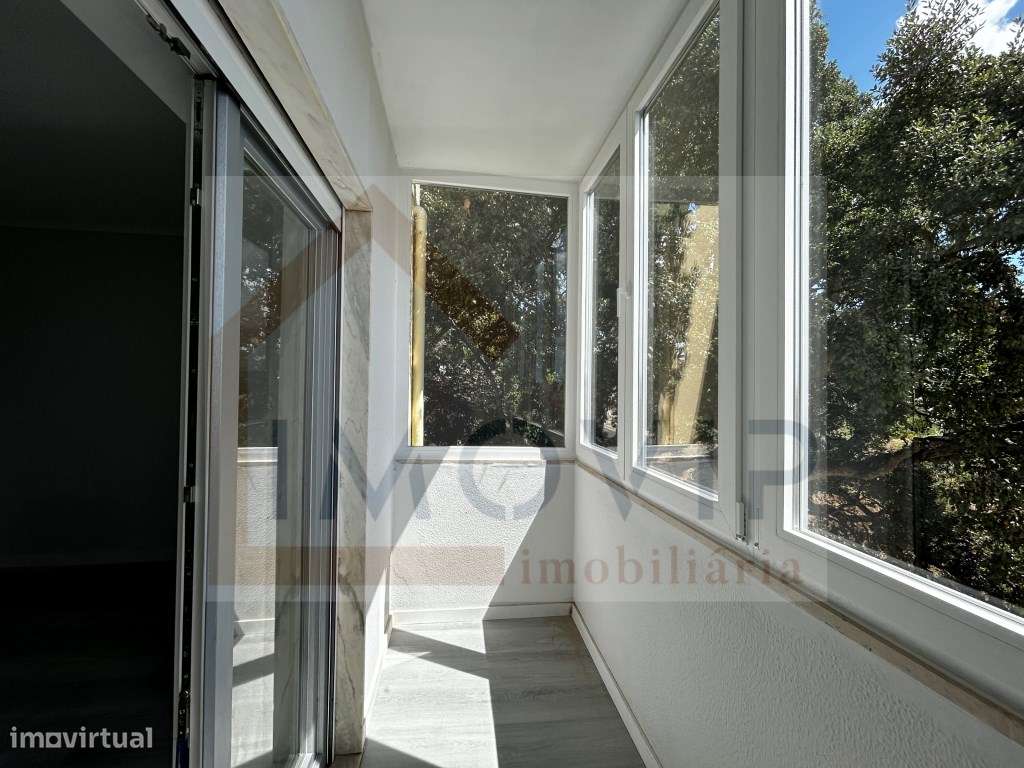 Apartamento T2 Remodelado em Setúbal-6