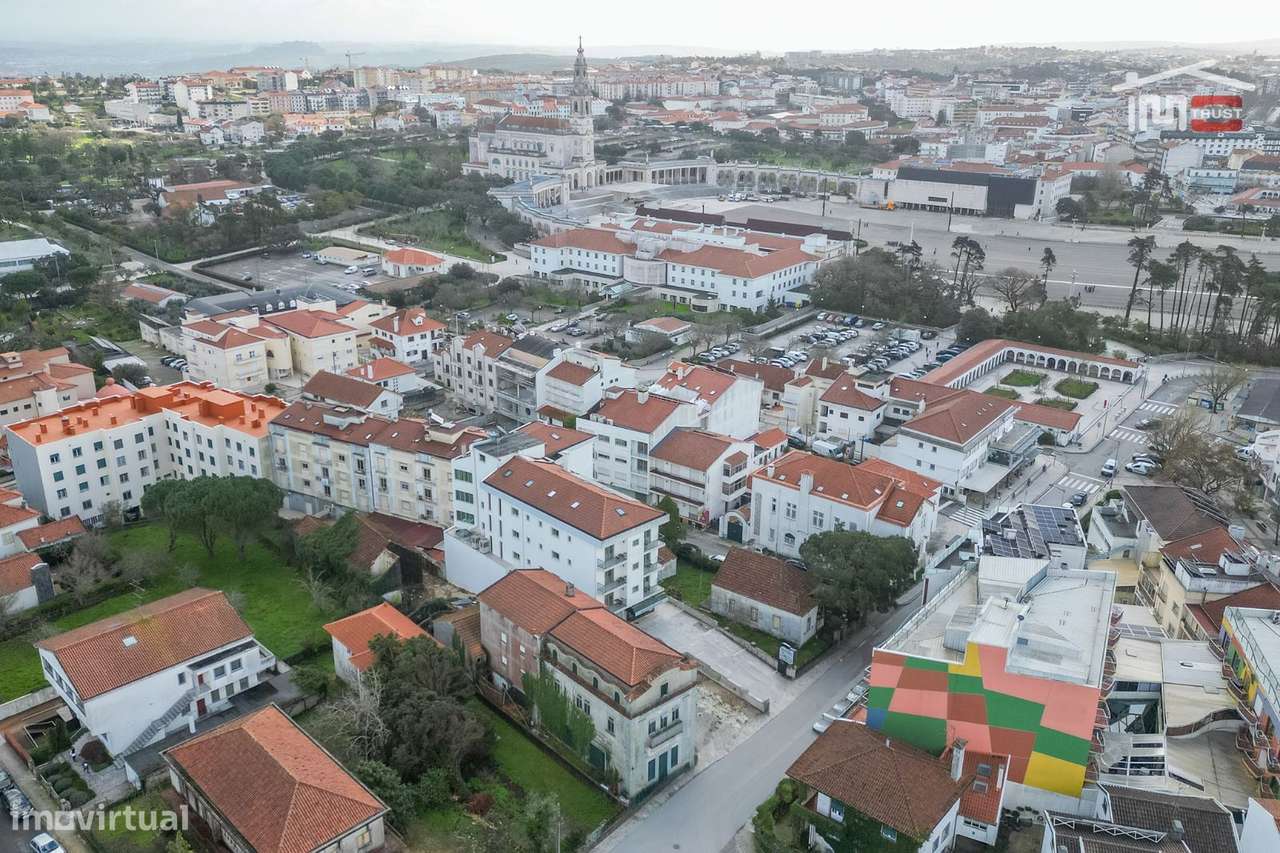 PREDIO PARA RECUPERAR A 300 METROS DO SANTUARIO DE FÁTIMA COM AREA ...-13