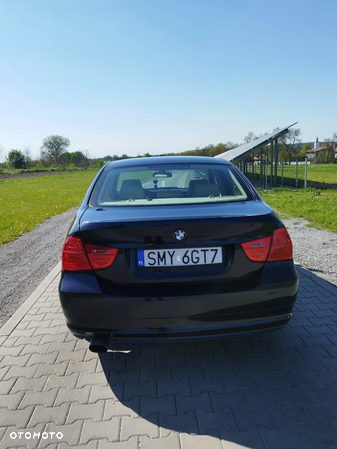 BMW Seria 3 318d - 6