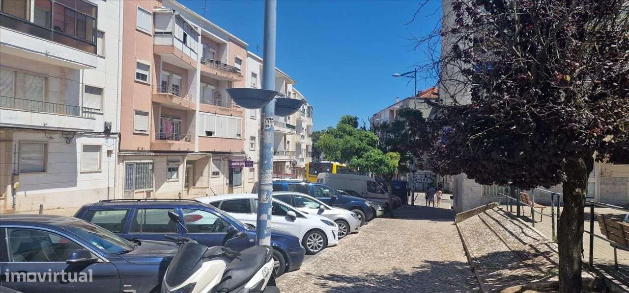 Loja na Amadora | Venda de 50% do imóvel - Grande imagem: 3/8