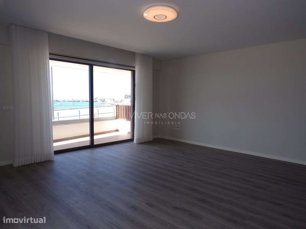 Apartamento T2 com terraço e vista de mar Sesimbra - Grande imagem: 4/25
