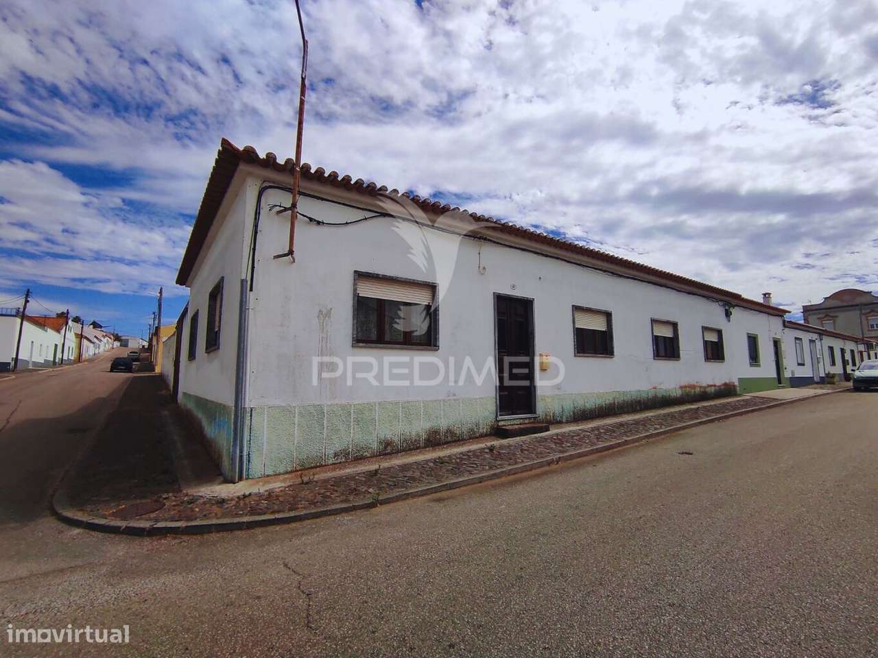 Moradia T4 com amplo espaço de quintal - Grande imagem: 2/29