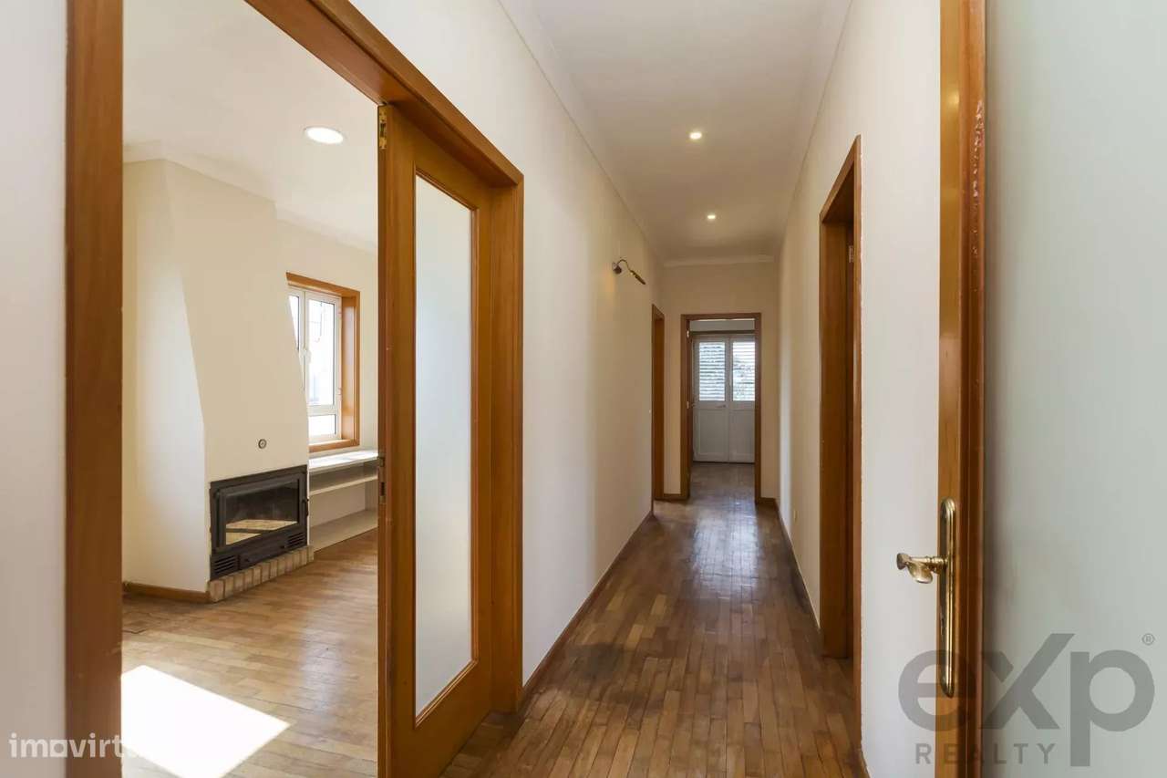 Moradia T10 de Construção Tradicional em Pedroso - Grande imagem: 5/37