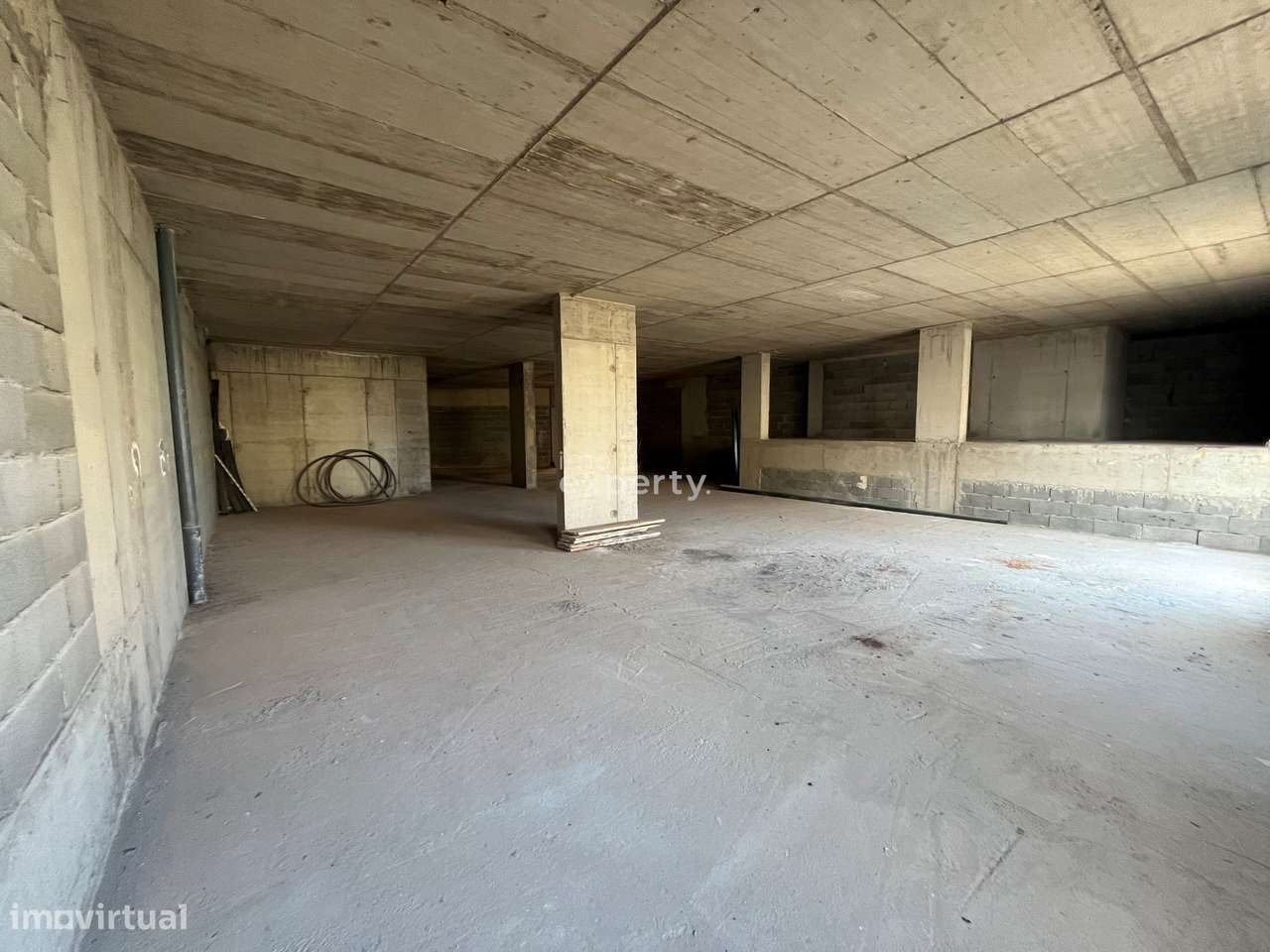 Lojas comerciais no Caniço, Madeira  com 677m2 (veja o vídeo) - Grande imagem: 5/14