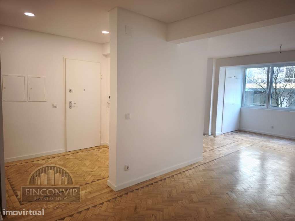 Apartamento T3 remodelado, em Almada,Cacilhas.-6