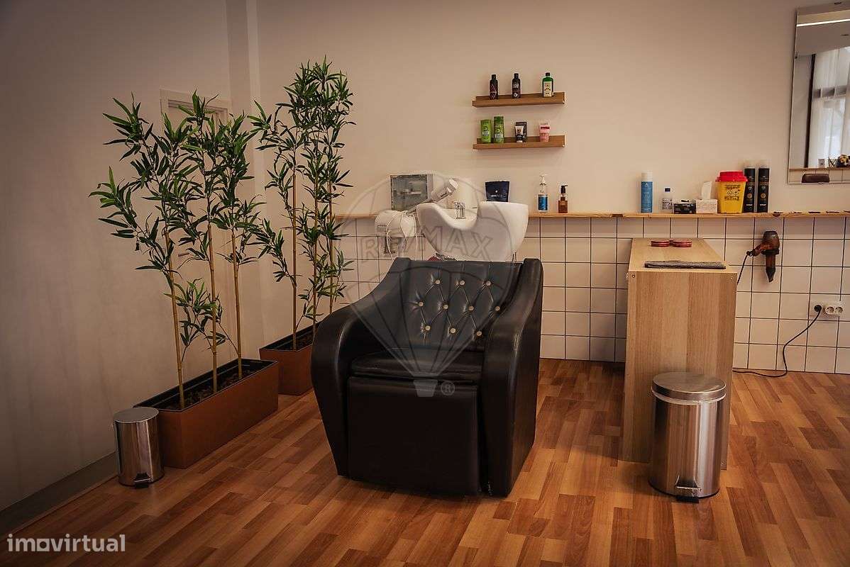 Trespasse de Barbearia em pleco centro de Braga-11