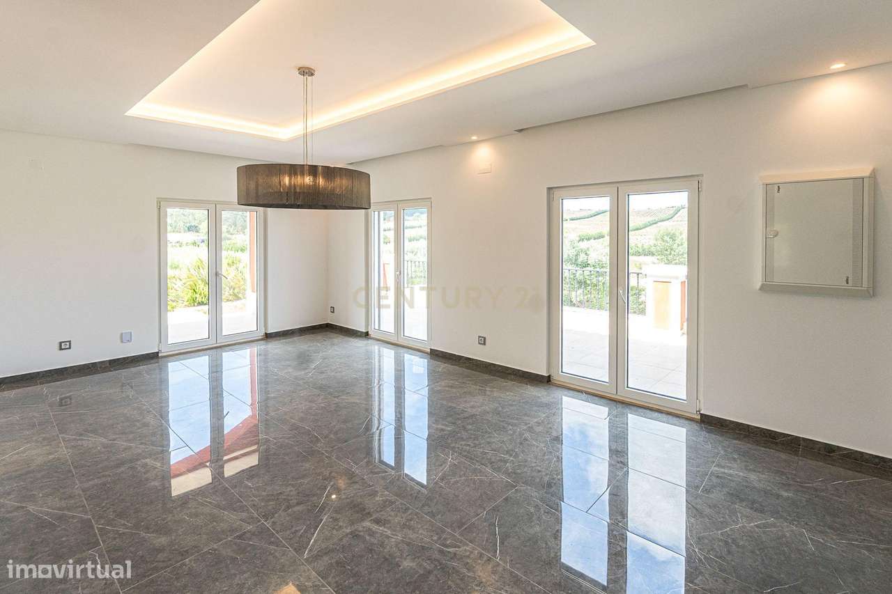 Moradia T6 de Luxo - 924 m² - Piscina -  São Pedro da Cadeira - Nova-11
