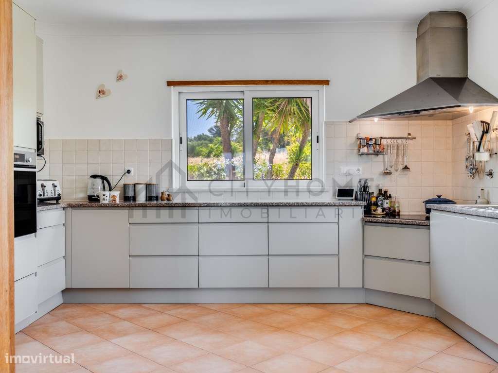 Moradia T3 Renovada com Piscina e Jardins Privados, a Dois Passos d...-9