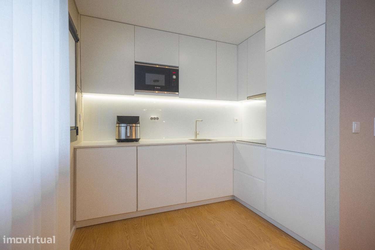 T1 Moderno e Luminoso com Metro Próximo e Acesso Rápido à Praia...-5